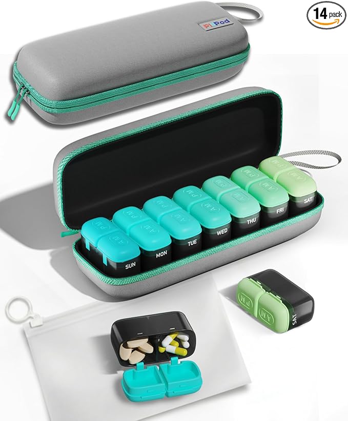 The Magnetic Makeup Brush Holder That Finally Ends Travel Spills, Broken Bristles, and Mascara Nightmares